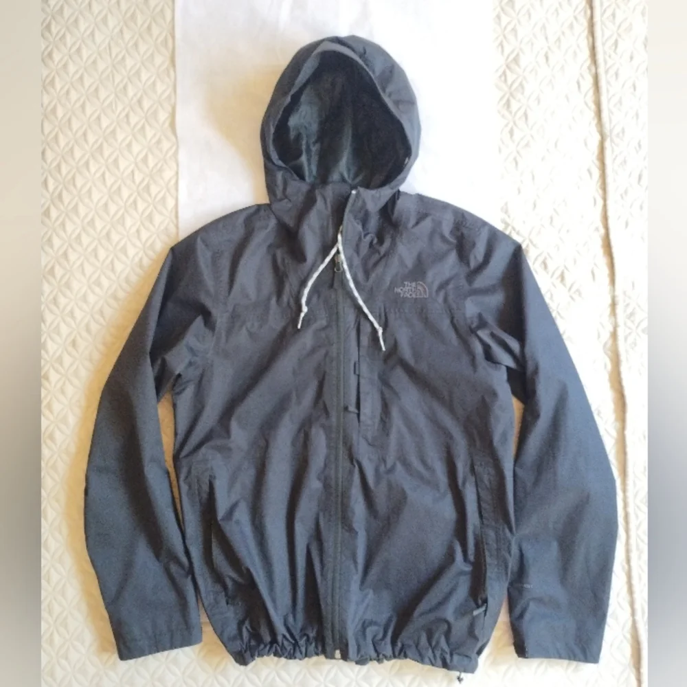 The North Face Mens Black Dryvent Waterproof Hooded Jacket Size Medium